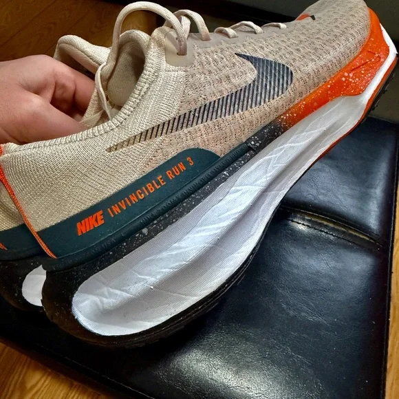 Nike Men's Invincible Run 3 - Tan and Orange